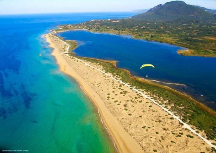 Tetraktys Estate Beachside Υδωρ Ágios Matthaíos Kültér fotó